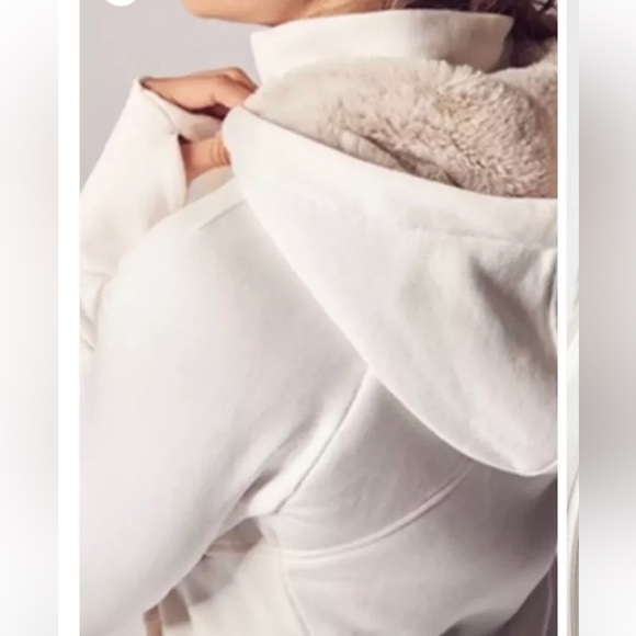 Women’s XL, ATHLETA Triumph Luxe Shine Hoodie, Worn one time - Picture 9 of 9